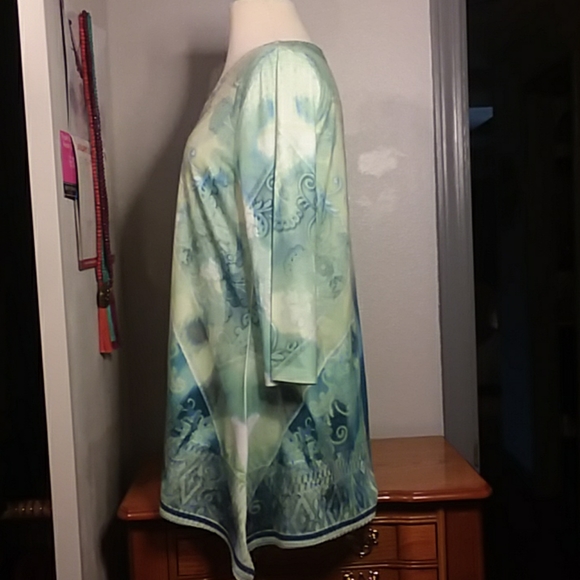 One World Tunic - Picture 5 of 5